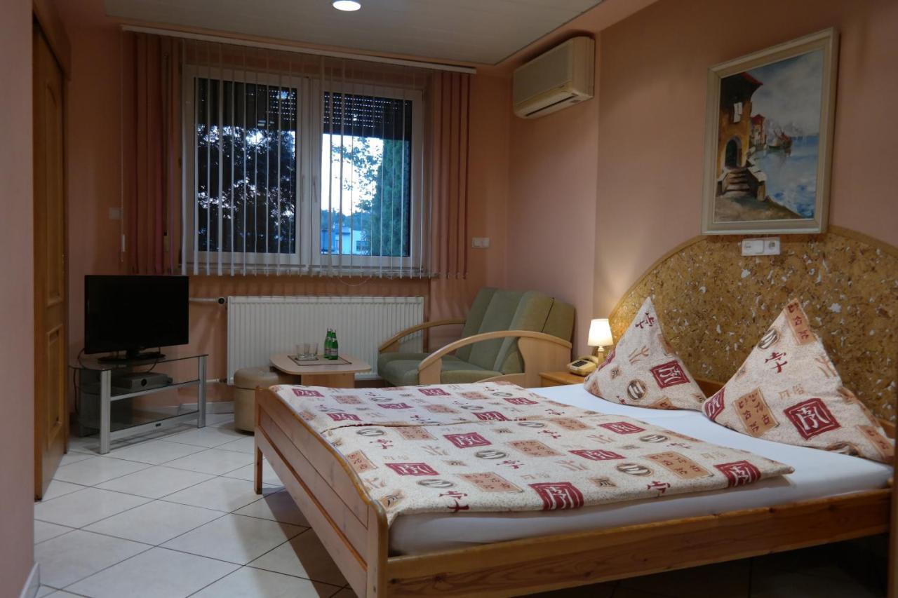 Villamirage Tarnowskie Góry 外观 照片