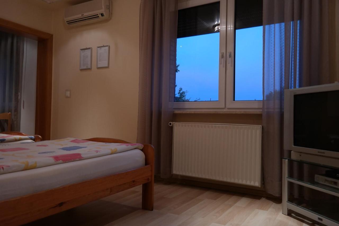 Villamirage Tarnowskie Góry 外观 照片