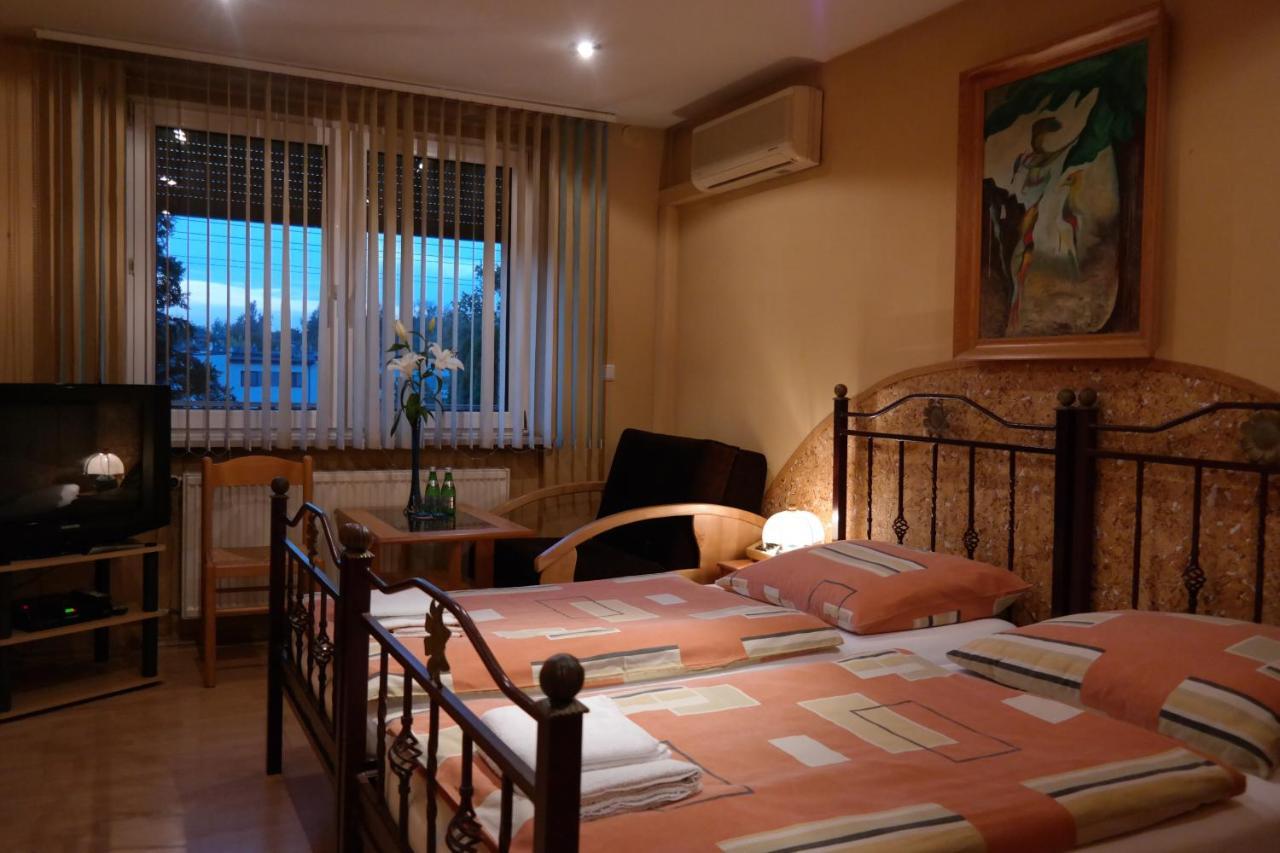 Villamirage Tarnowskie Góry 外观 照片