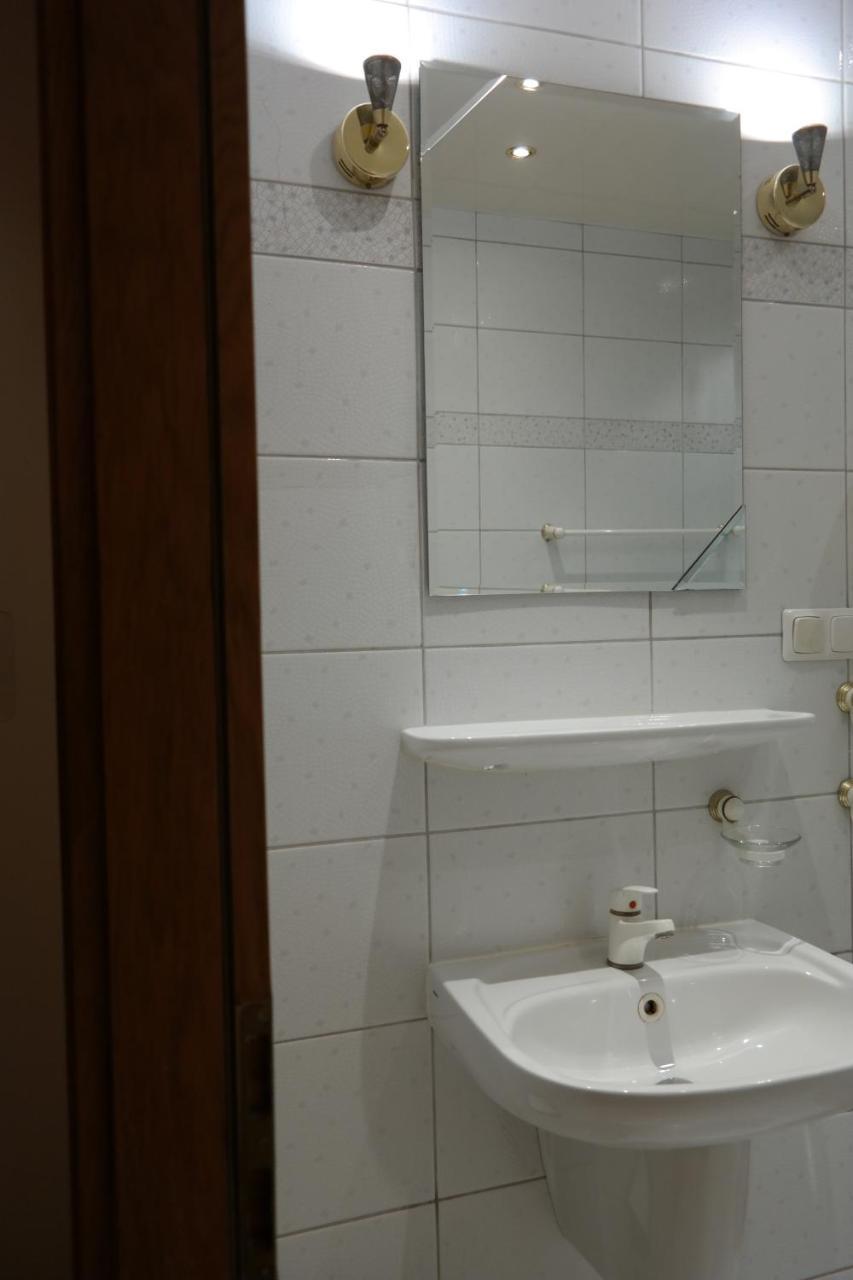 Villamirage Tarnowskie Góry 外观 照片